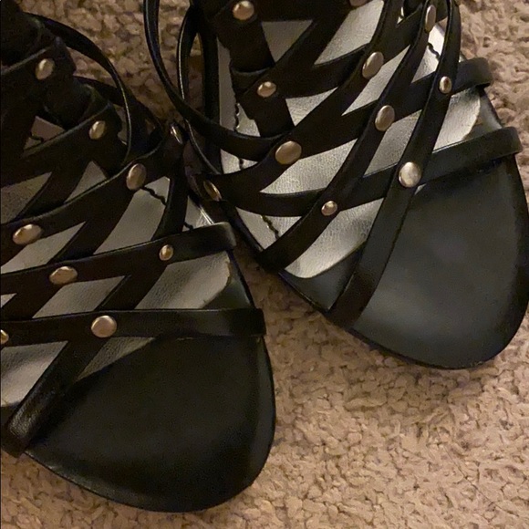 NINE WEST HEELS - Size 6 - Picture 2 of 8